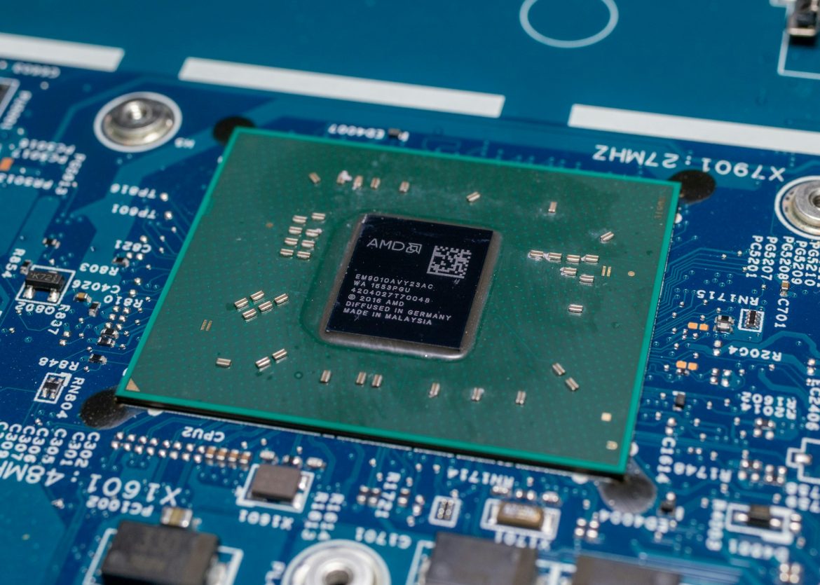 Qualcomm Verhoogt de Uitdaging voor Intel en AMD met Nieuwste AI-PC-chip