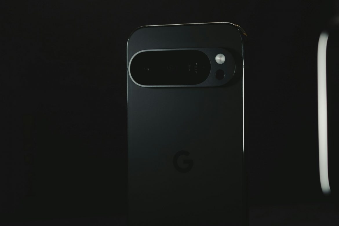 Google Pixel 10 Pro Fold duikt op in officiële renders: beperkte kleurkeuze, kleine vernieuwingen