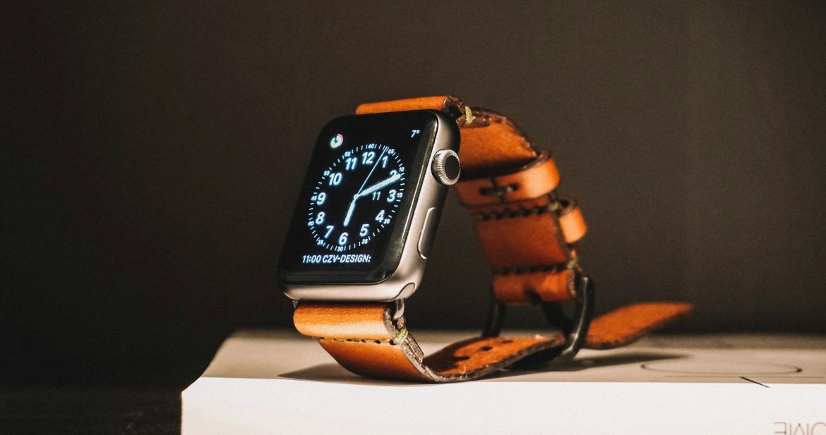 Tussen Saffierglas en Koopjesjagen: De Zin en Onzin van de Apple Watch in 2026